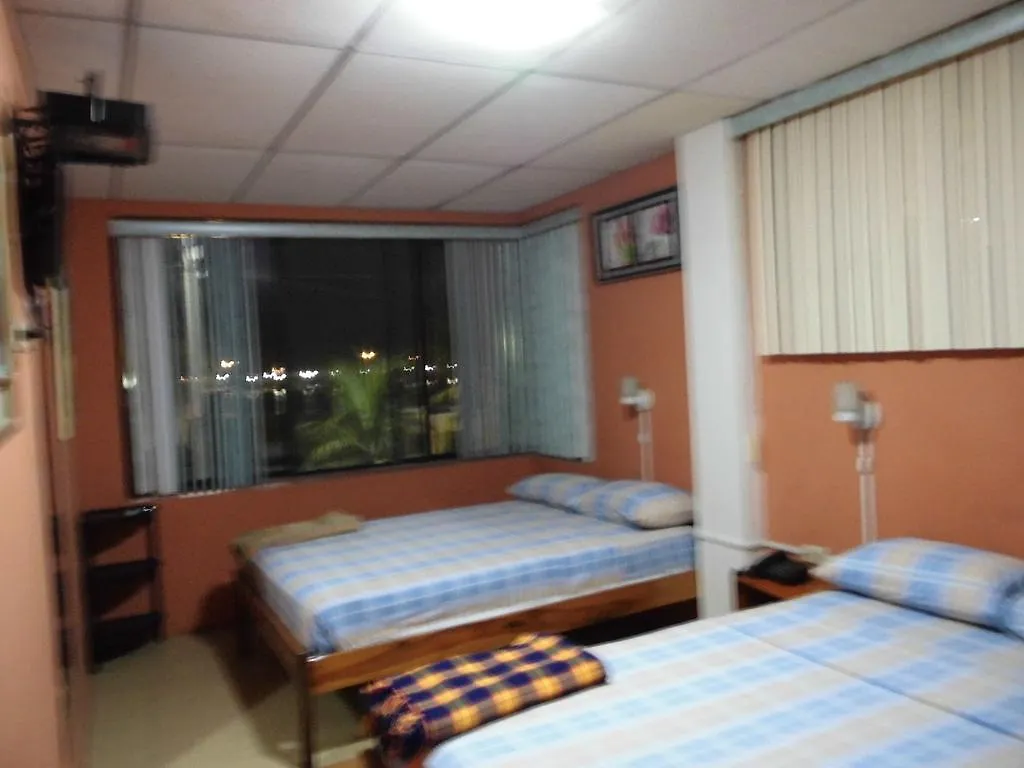Francisco II Hotel Salinas  Salinas (Santa Elena)