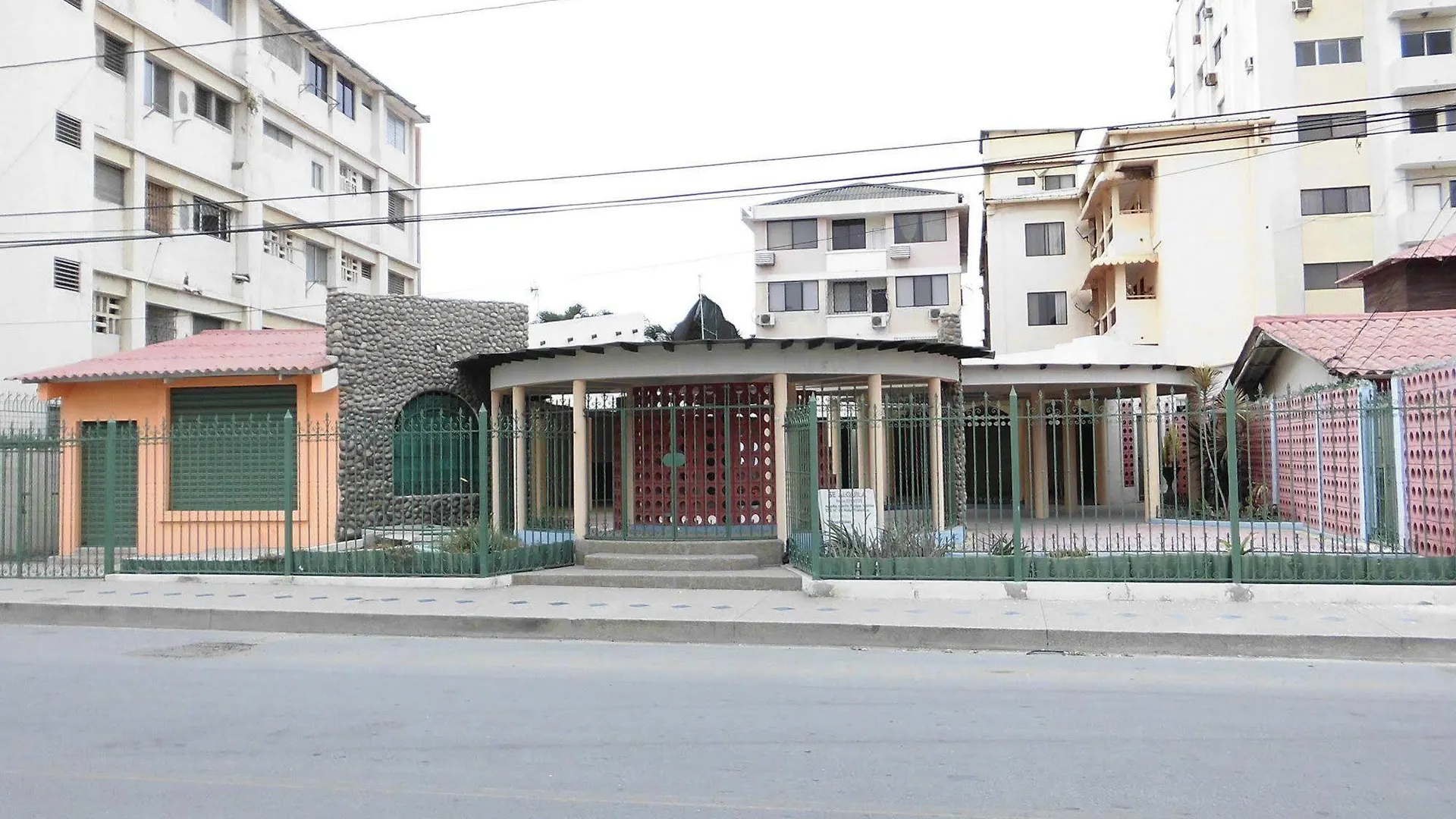 ***  Francisco II Hotel Salinas  Ecuador